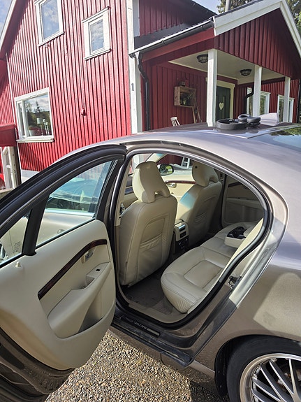 Volvo S80 4 of 9