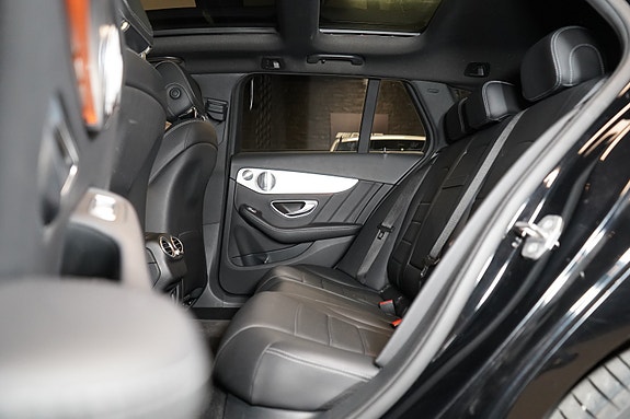 Mercedes-Benz C350 e 28 of 28