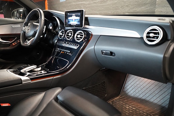 Mercedes-Benz C350 e 27 of 28