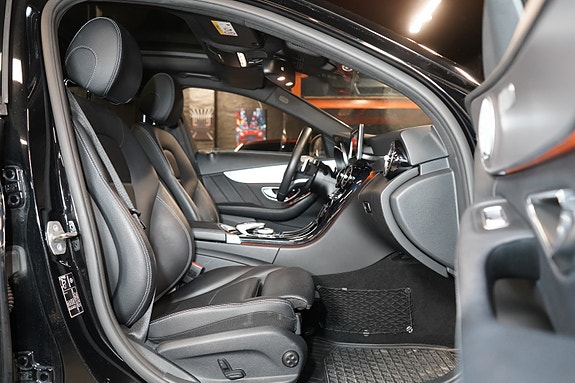Mercedes-Benz C350 e 26 of 28