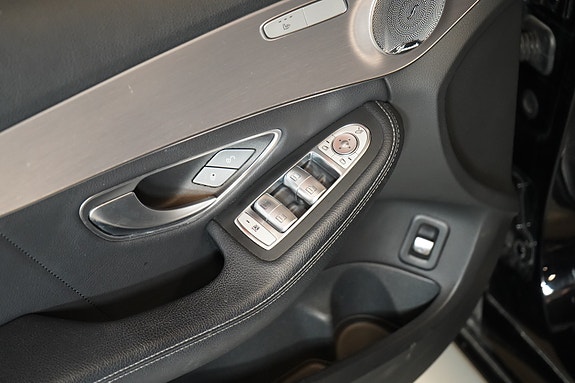 Mercedes-Benz C350 e 12 of 28