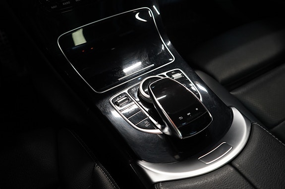 Mercedes-Benz C350 e 25 of 28