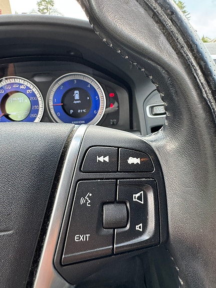 Volvo XC60 13 of 22