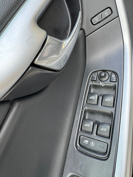 Volvo XC60 16 of 22