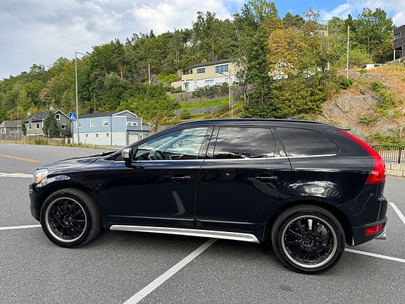 Volvo XC60 3 of 22