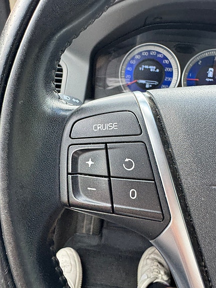Volvo XC60 12 of 22