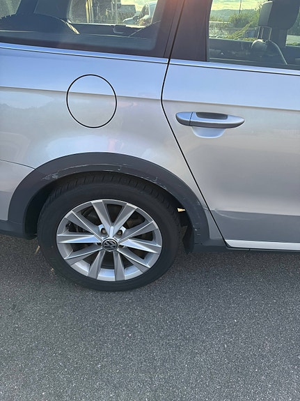 Volkswagen Passat Alltrack 6 of 13
