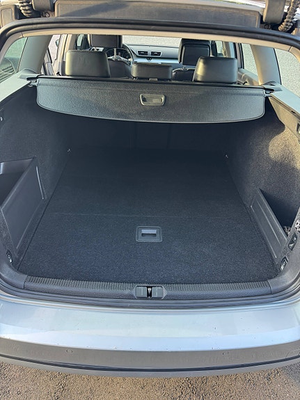 Volkswagen Passat Alltrack 10 of 13