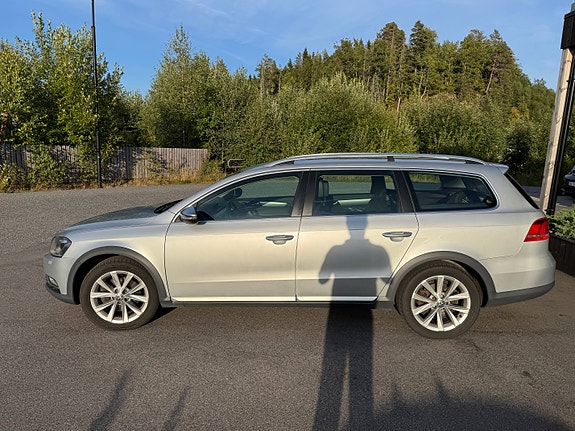 Volkswagen Passat Alltrack 3 of 13