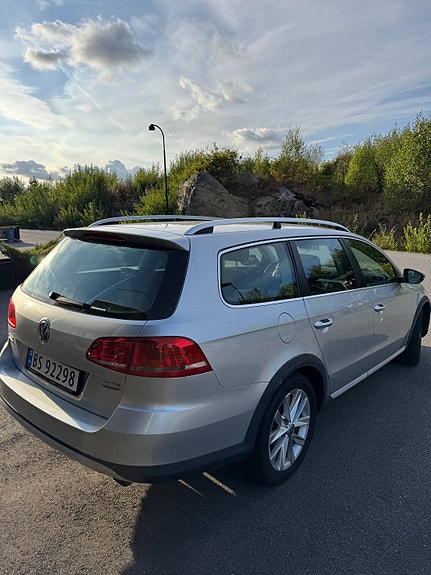 Volkswagen Passat Alltrack 5 of 13