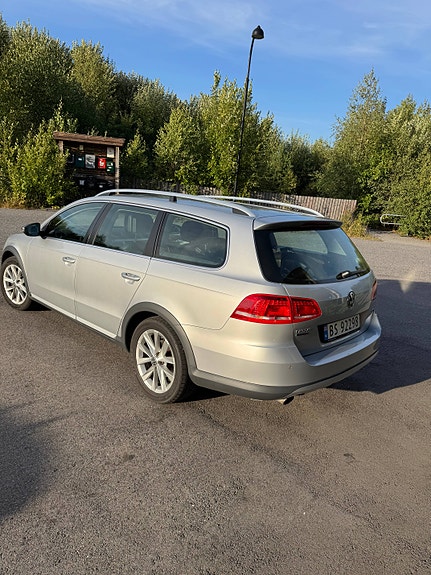 Volkswagen Passat Alltrack 4 of 13