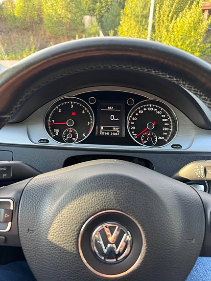 Volkswagen Passat Alltrack 8 of 13
