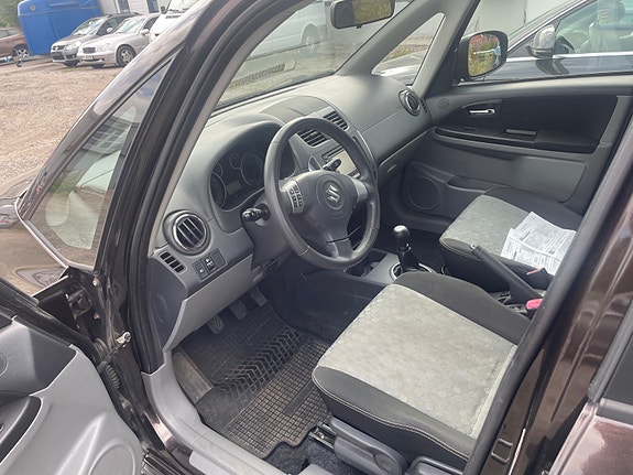 Suzuki SX4 11 of 12