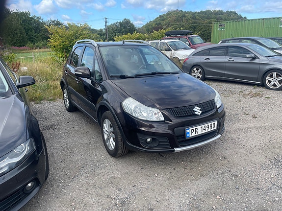 Suzuki SX4 2 of 12