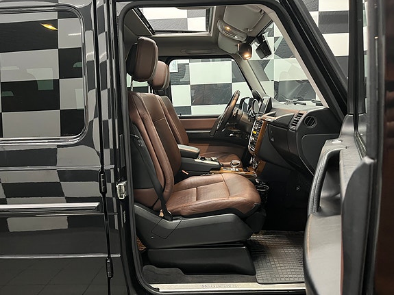 Mercedes-Benz G350 d 24 of 30