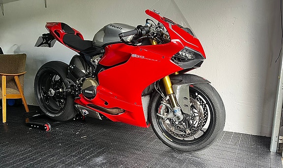 Ducati 1199 Panigale S ABS 2 of 30