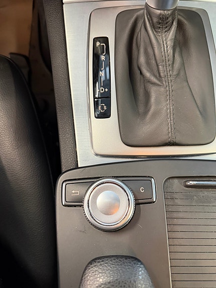 Mercedes-Benz C200 28 of 30