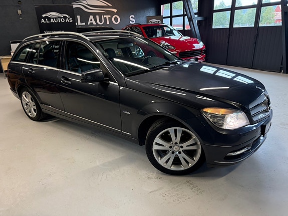 Mercedes-Benz C200 2 of 30
