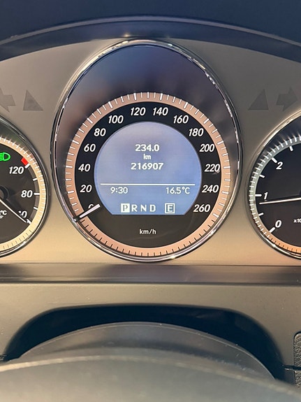 Mercedes-Benz C200 26 of 30