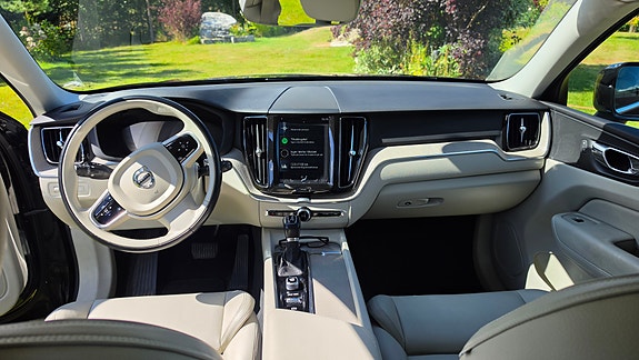 Volvo XC60 10 of 22