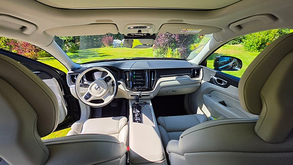 Volvo XC60 14 of 22