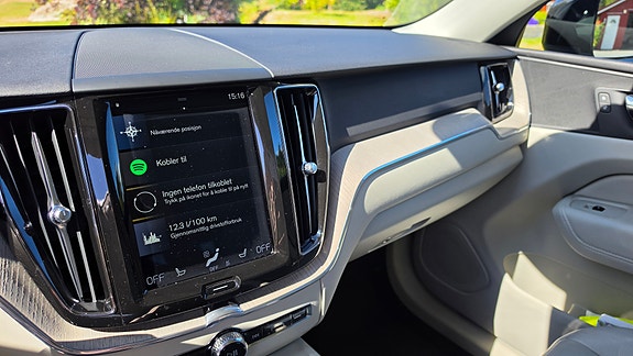 Volvo XC60 15 of 22