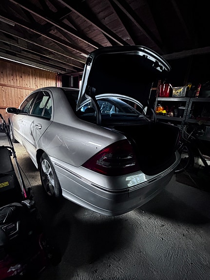 Mercedes-Benz C200 d 4 of 10