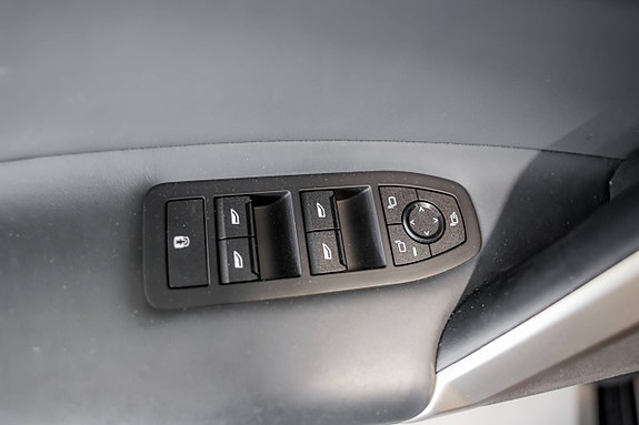 BMW iX 15 of 30