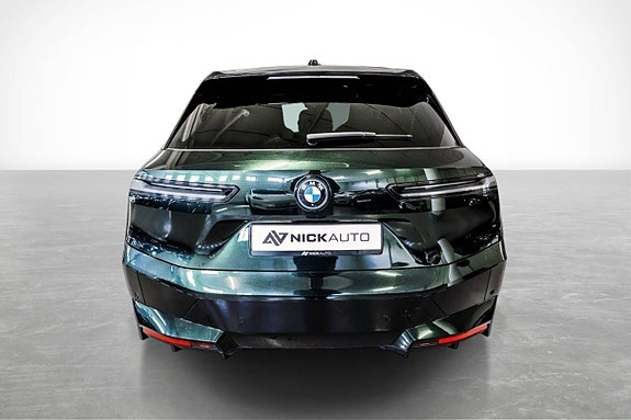 BMW iX 9 of 30