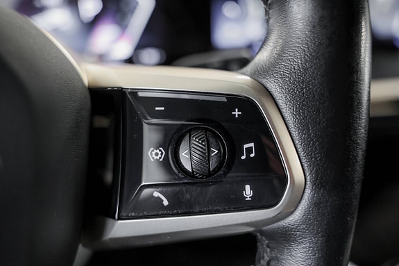 BMW iX 22 of 30