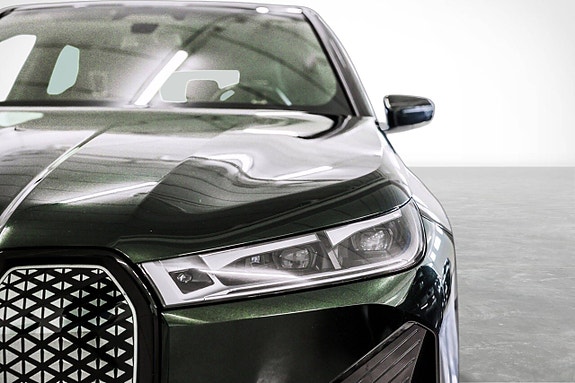 BMW iX 3 of 30