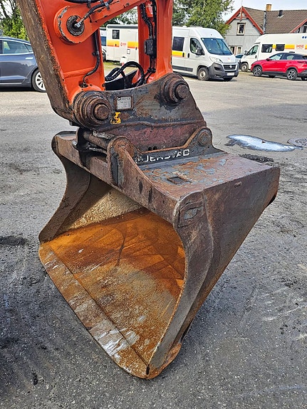 Hitachi ZX135US-6, 2018 mod, 8860 timer, 2 skuffer, opplegg til rototilt, Sentralsmøring. 15 of 30