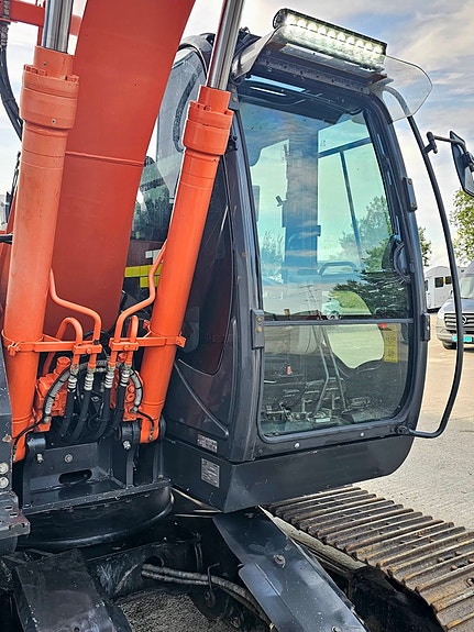 Hitachi ZX135US-6, 2018 mod, 8860 timer, 2 skuffer, opplegg til rototilt, Sentralsmøring. 29 of 30