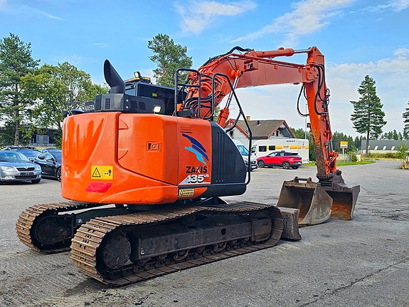 Hitachi ZX135US-6, 2018 mod, 8860 timer, 2 skuffer, opplegg til rototilt, Sentralsmøring. 5 of 30