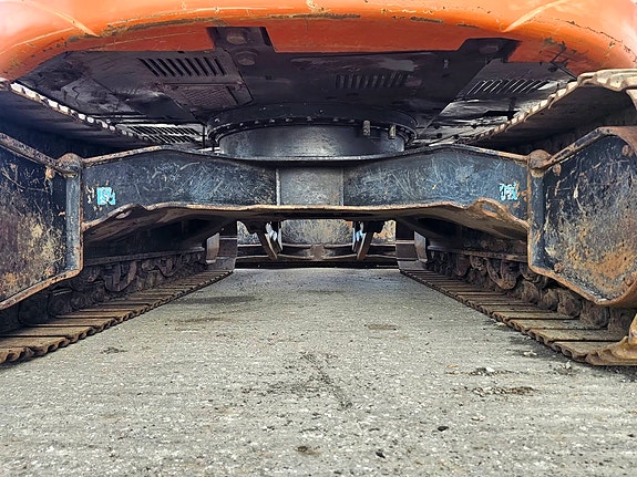 Hitachi ZX135US-6, 2018 mod, 8860 timer, 2 skuffer, opplegg til rototilt, Sentralsmøring. 30 of 30