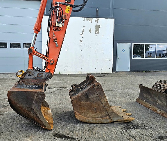 Hitachi ZX135US-6, 2018 mod, 8860 timer, 2 skuffer, opplegg til rototilt, Sentralsmøring. 10 of 30