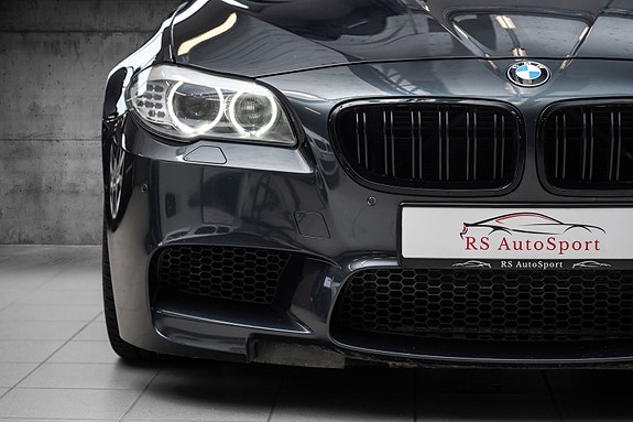 BMW M5 3 of 30