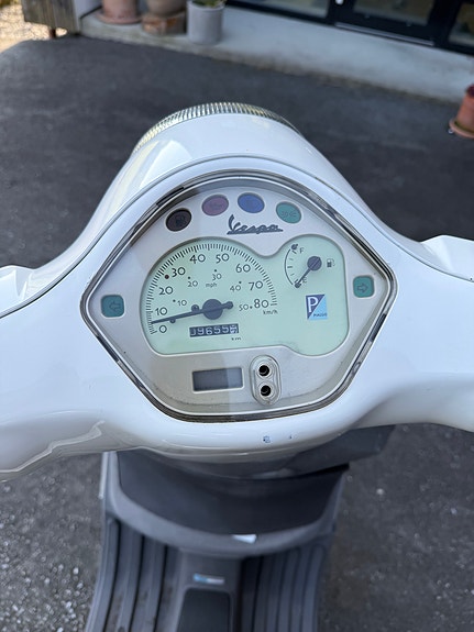 Vespa LX 50 5 of 7
