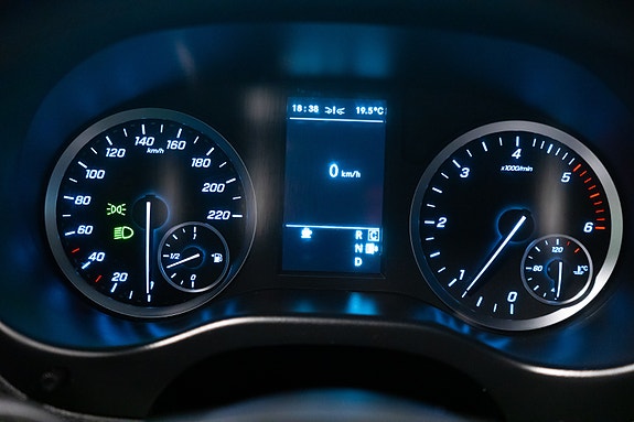 Mercedes-Benz Vito 28 of 30