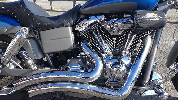 Harley-Davidson Fat Bob CVO 3 of 5