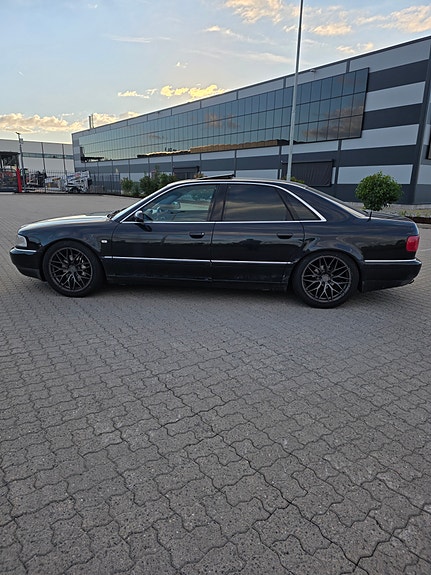 Audi A8 6 of 30