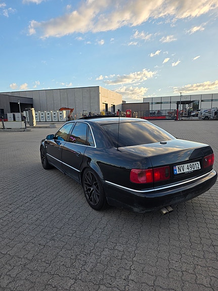 Audi A8 5 of 30