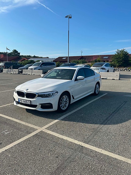 BMW 530e 3 of 16