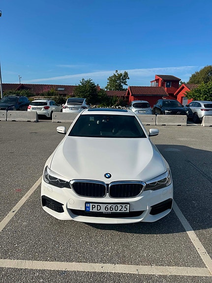 BMW 530e 2 of 16