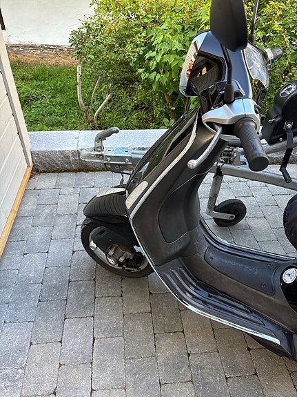 Vespa Primavera 50 4 of 12
