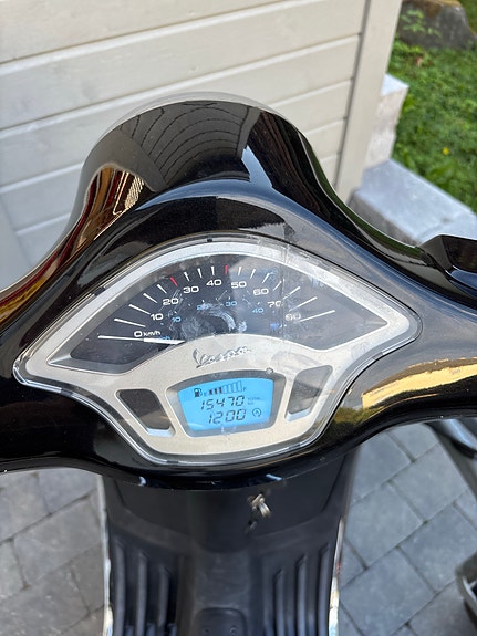 Vespa Primavera 50 3 of 12