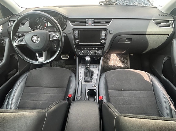 Skoda Octavia Scout 6 of 20