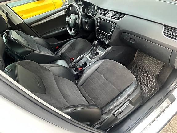 Skoda Octavia Scout 5 of 20