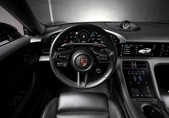Porsche Taycan Cross Turismo 24 of 30