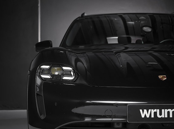 Porsche Taycan Cross Turismo 7 of 30